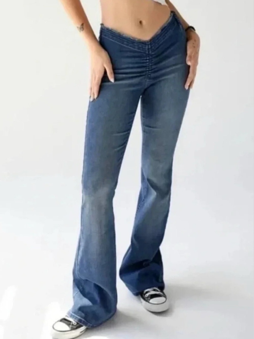 Urban Outfitters BDG Women’s Ruched Dipped V Flare Jeans Size 25